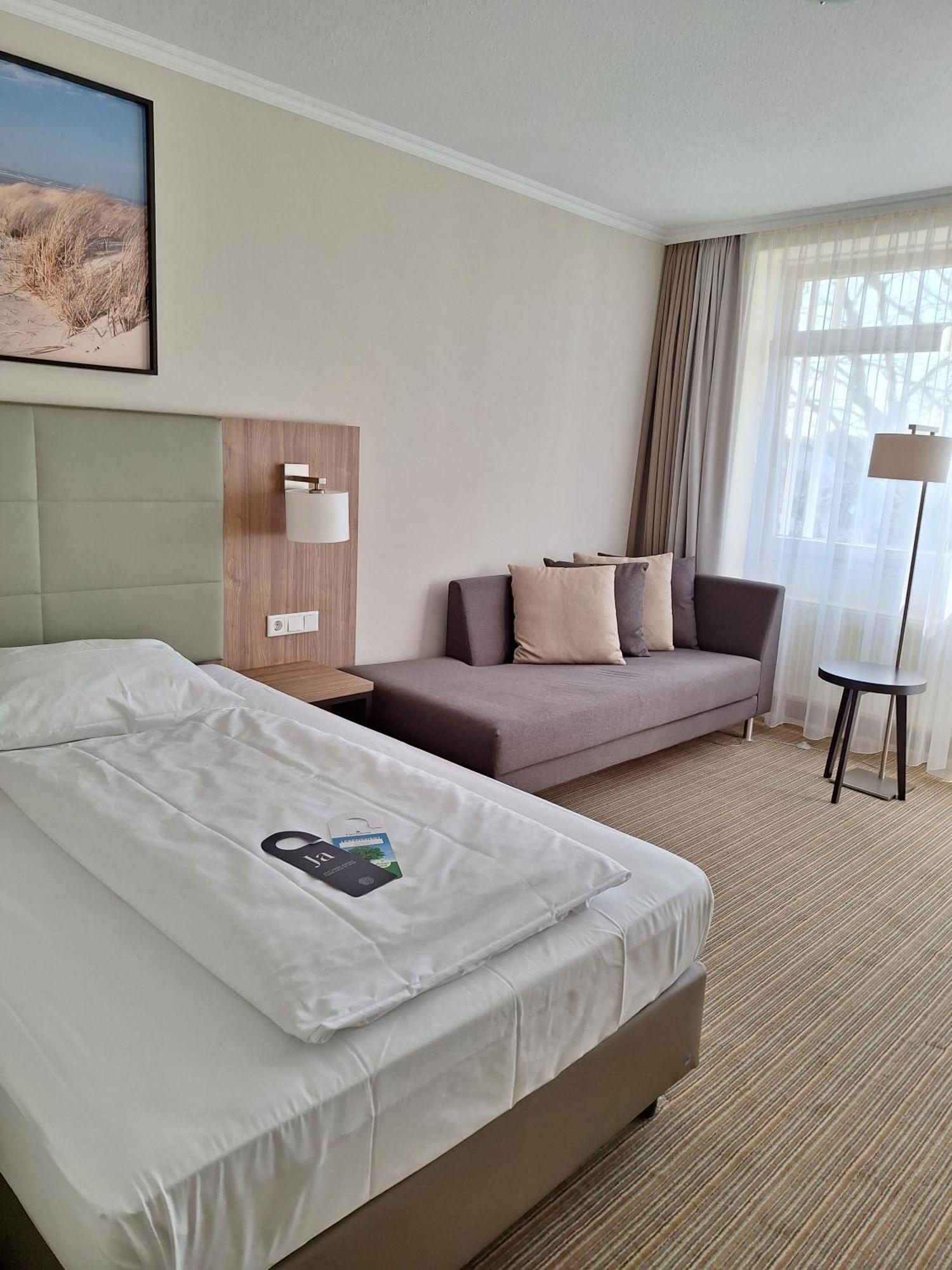 אמדן Upstalsboom Parkhotel מראה חיצוני תמונה