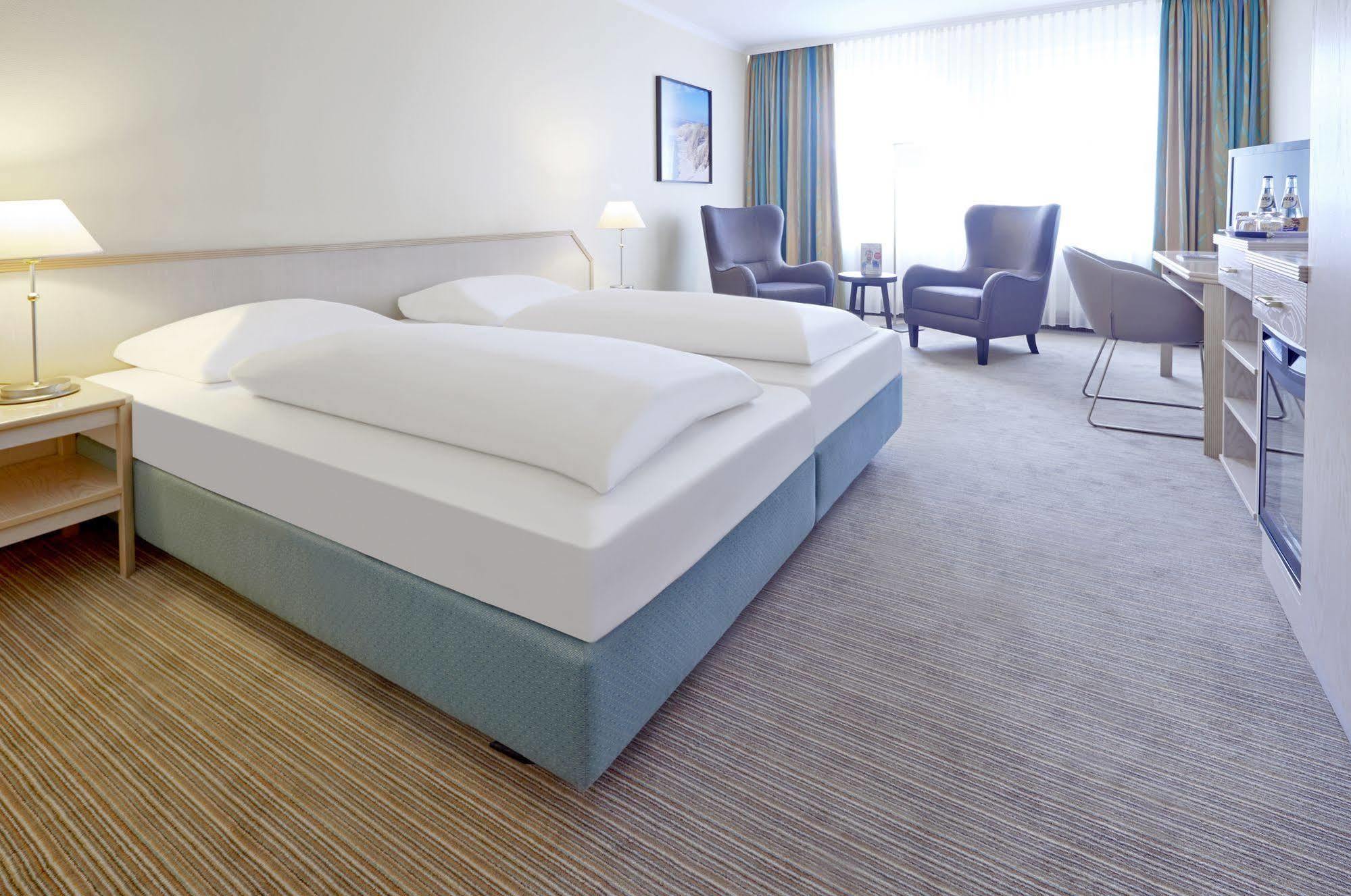 אמדן Upstalsboom Parkhotel מראה חיצוני תמונה