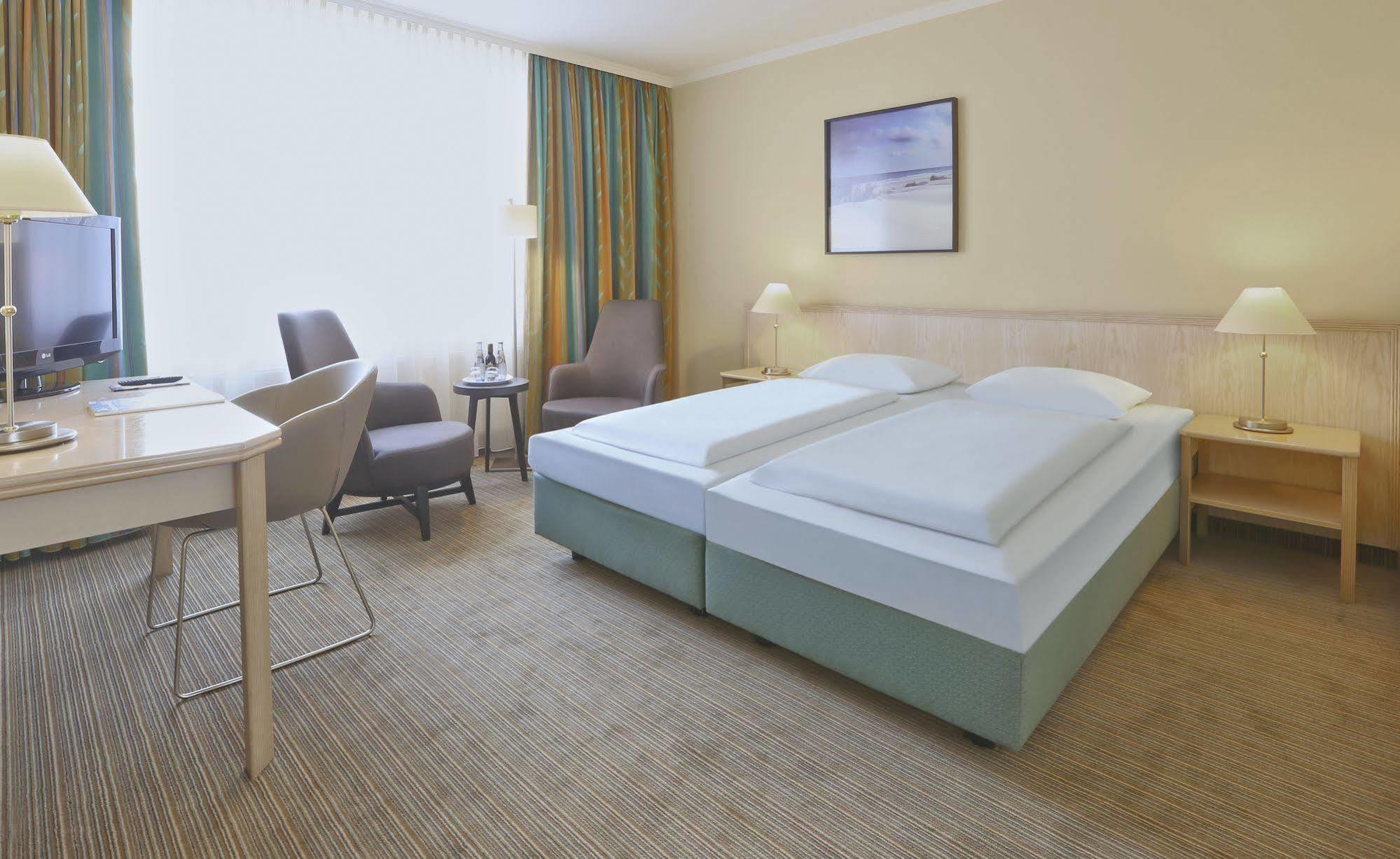 אמדן Upstalsboom Parkhotel מראה חיצוני תמונה