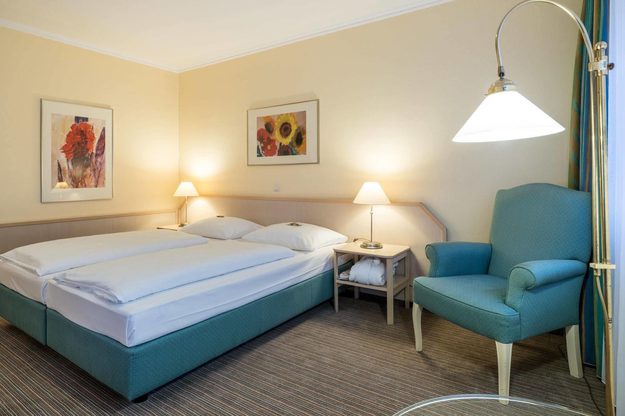 אמדן Upstalsboom Parkhotel מראה חיצוני תמונה